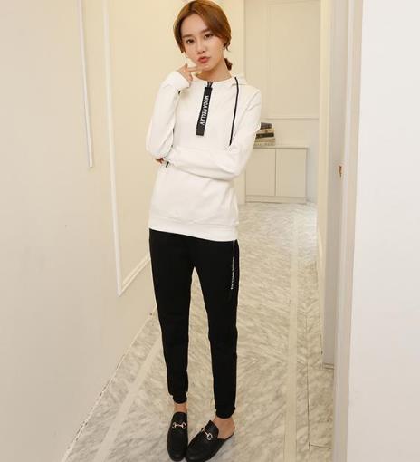 秋季新款休闲运动套装2017:让套装温暖你的秋天 秋季新款休闲运动套装2017:让套装温暖你的秋天