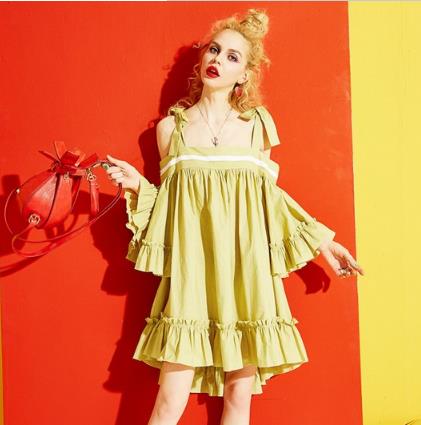 木耳边蕾丝连衣裙搭配：5款连衣裙典雅且浪漫