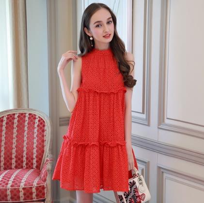 木耳边蕾丝连衣裙搭配：5款连衣裙典雅且浪漫