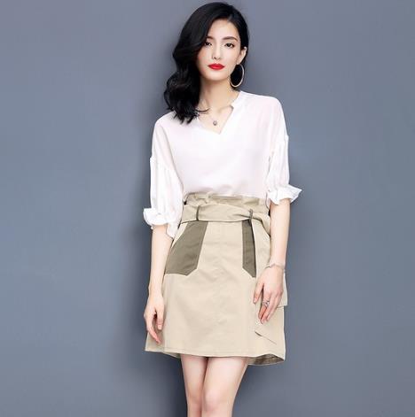 喇叭袖收腰连衣裙:婉约端庄连衣裙推荐 喇叭袖收腰连衣裙:婉约端庄连衣裙推荐