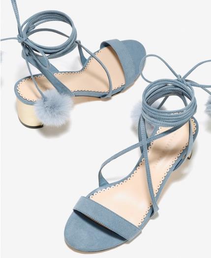 条纹长裤搭配真皮粗跟凉鞋:打造清凉夏日(图) 条纹长裤搭配真皮粗跟凉鞋:打造清凉夏日(图)