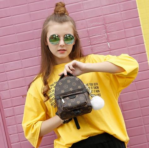 日韩简约卡通背包搭配：5款彰显乖巧可爱日韩风