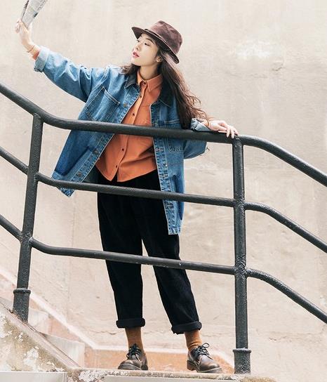 经典裙式风衣搭配：5款风衣打造时尚经典英伦风