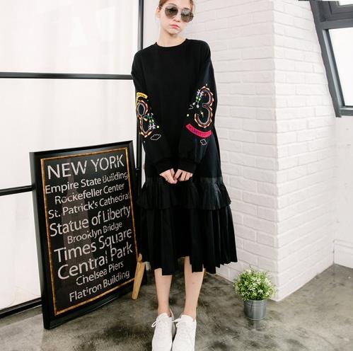 针织蝙蝠袖修身包臀连衣裙搭配：彰显女性妩媚性感