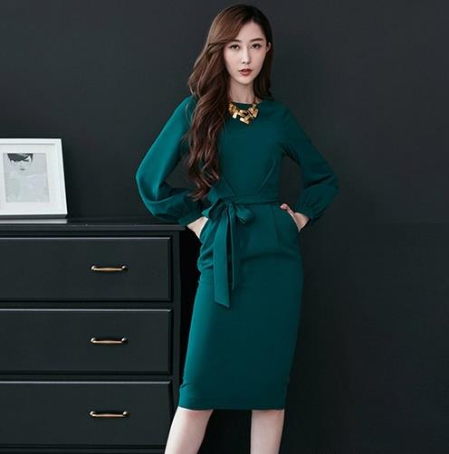 绣花娃娃领毛呢连衣裙:5款渗透着青春与俏皮 绣花娃娃领毛呢连衣裙:5款渗透着青春与俏皮