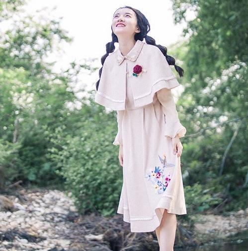 绣花娃娃领毛呢连衣裙:5款渗透着青春与俏皮 绣花娃娃领毛呢连衣裙:5款渗透着青春与俏皮