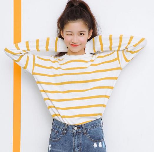 T恤字母印花外搭搭配：5款轻松穿出女神气质