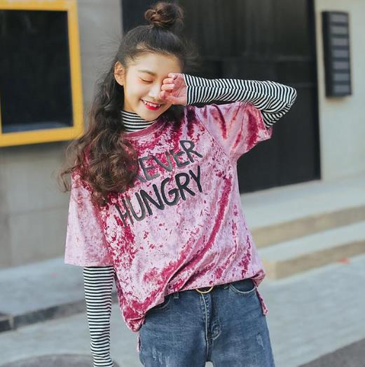 T恤字母印花外搭搭配：5款轻松穿出女神气质