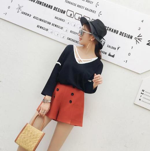 T恤字母印花外搭搭配：5款轻松穿出女神气质