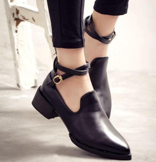 百搭女鞋复古粗跟奶奶鞋：彰显简约大气范儿（图）
