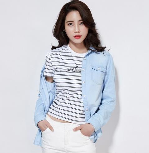 早秋浅色牛仔衬衫怎么搭配:彰显文艺复古风(图) 早秋浅色牛仔衬衫怎么搭配:彰显文艺复古风(图)