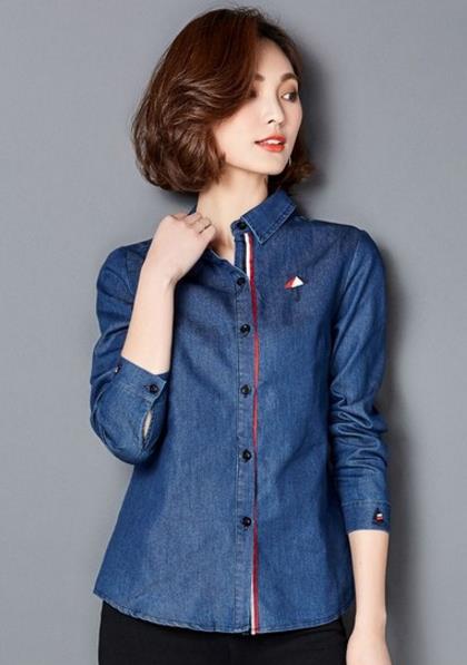 早秋浅色牛仔衬衫怎么搭配：彰显文艺复古风（图）