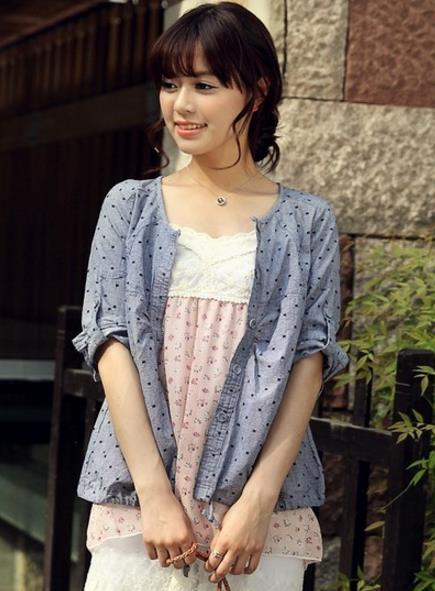 条纹上衣搭配蕾丝拼接口袋休闲裤:简约休闲范儿 条纹上衣搭配蕾丝拼接口袋休闲裤:简约休闲范儿