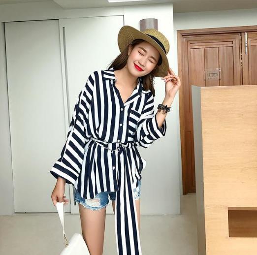 时髦的条纹衬衫，为你的夏天带来一抹清凉