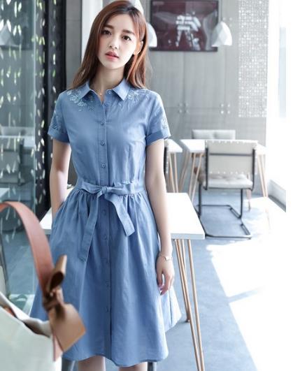 棉麻收腰系带衬衫裙怎么搭配：彰显时尚性感女人味