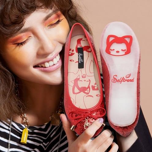 真皮平跟休闲小白鞋搭配:2017新款小白鞋推荐 真皮平跟休闲小白鞋搭配:2017新款小白鞋推荐