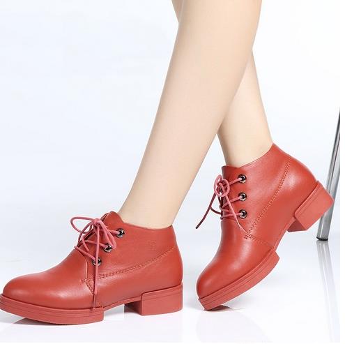 真皮平跟休闲小白鞋搭配:2017新款小白鞋推荐 真皮平跟休闲小白鞋搭配:2017新款小白鞋推荐