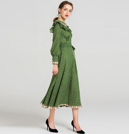 印花雪纺连衣裙搭配：彰显自信俏皮少女心（图）