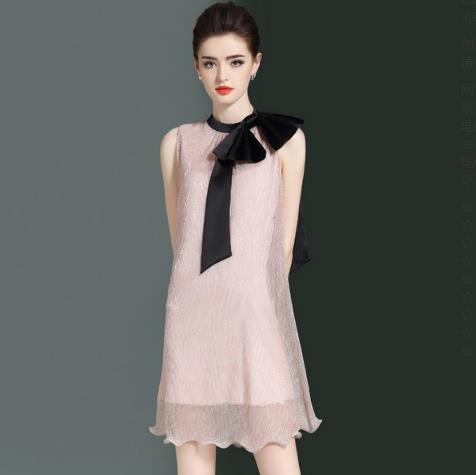 针织条纹无袖裙搭配：凸显女性端庄低调情怀（图）