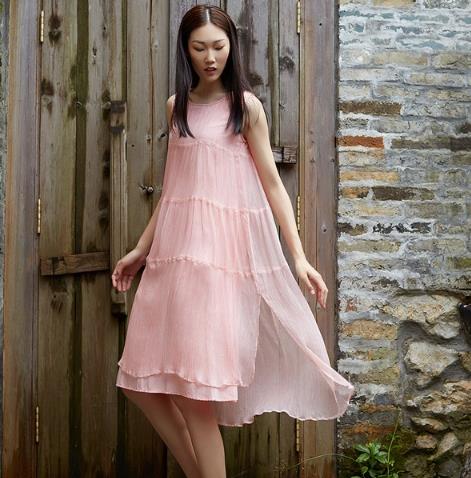 无袖拼接直筒裙的多种搭配：5款性感直筒裙推荐