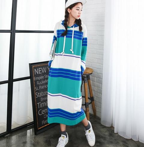 2017早秋刺绣圆领套头卫衣：女装新款卫衣推荐