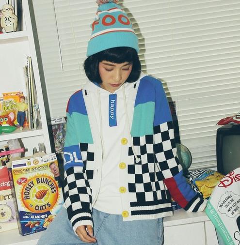 2017早秋刺绣圆领套头卫衣：女装新款卫衣推荐