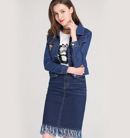 半身裙搭配蝴蝶结牛仔长袖衬衫：打造甜美风（图）