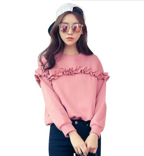 紧身裤搭配木耳边圆领卫衣:青春减龄小清新 紧身裤搭配木耳边圆领卫衣:青春减龄小清新