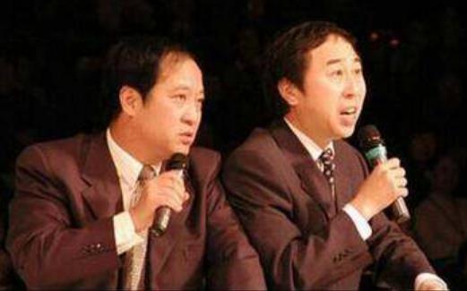 牛津布防水双肩背包搭配：打造秋日潮流新时尚