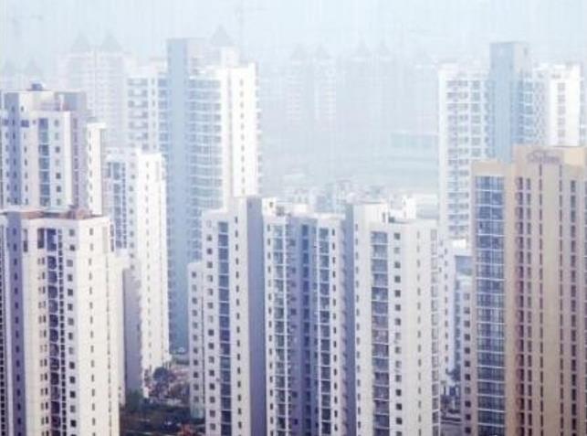 条纹口袋翻领衬衫搭配:5款营造出温文干练的气场 条纹口袋翻领衬衫搭配:5款营造出温文干练的气场