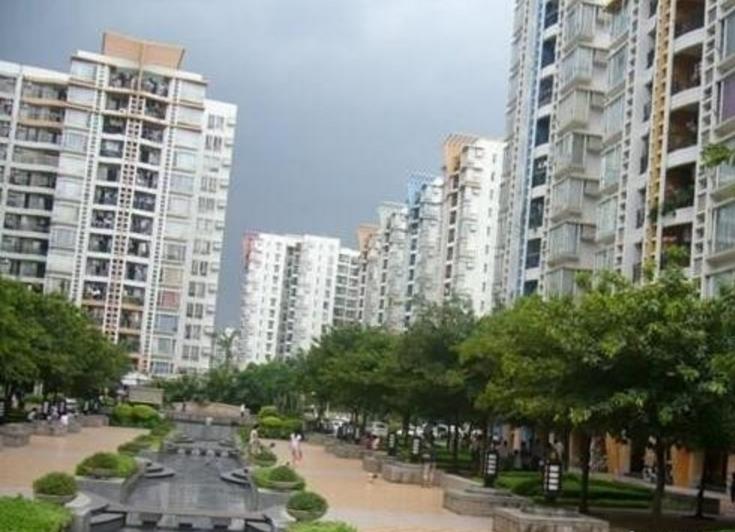 条纹口袋翻领衬衫搭配：5款营造出温文干练的气场