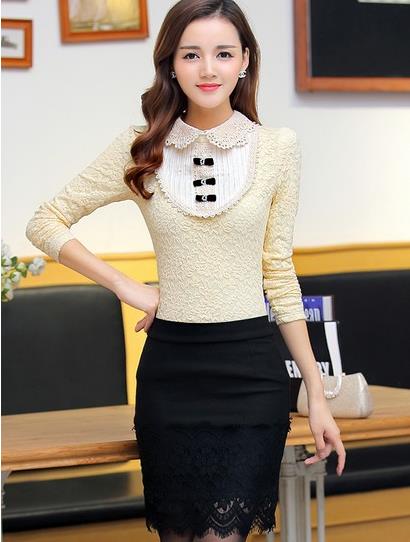 娃娃领蕾丝衬衫搭配包臀裙：打造秋日性感万人迷