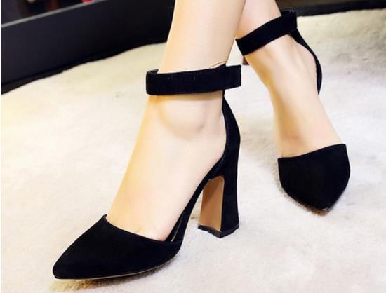 短款水晶毛衣链搭配:实用百搭毛衣链推荐(图) 短款水晶毛衣链搭配:实用百搭毛衣链推荐(图)