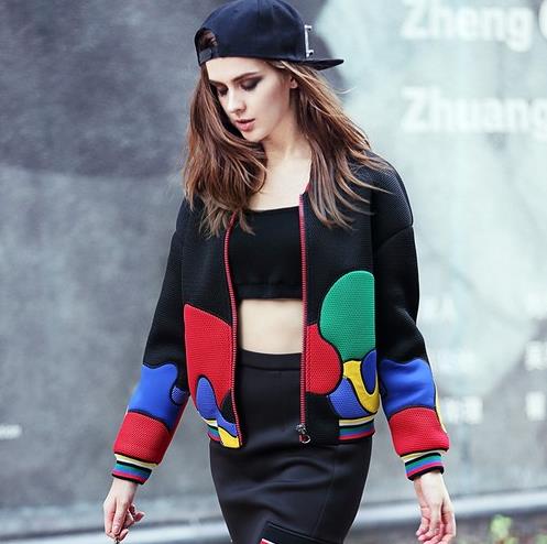 秋款中长款撞色针织马甲搭配：5款搭出时髦范儿