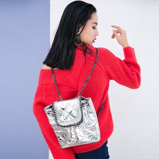 链条包搭配高腰格子毛呢包裙：淑女范儿十足（图）