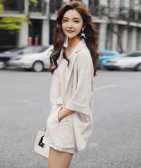 宽松T恤阔腿裤套装怎么搭配：5款凸显知性气质