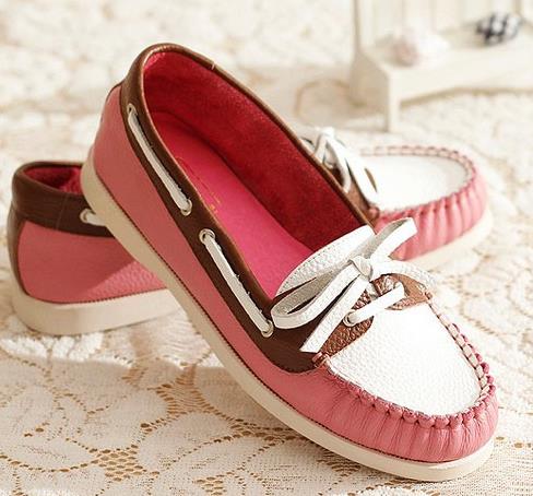 英伦亮片平底单鞋的多种搭配:彰显女性高雅气质 英伦亮片平底单鞋的多种搭配:彰显女性高雅气质