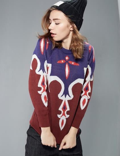 牛仔裤搭配蝙蝠袖针织上衣：演绎时尚百搭文艺风