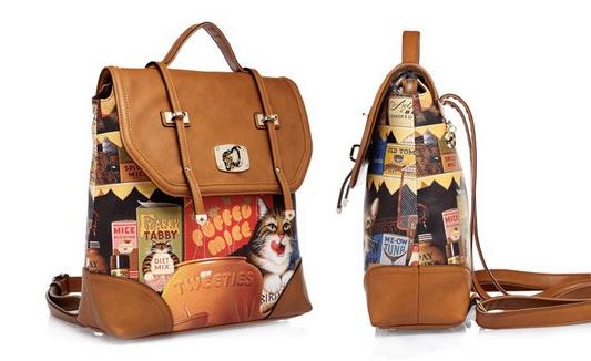 荔枝纹双肩背包的多种搭配：彰显时尚潮搭英伦风