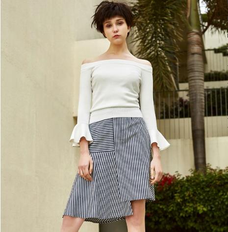 单肩包搭配中长款系带裙装两件套:清新自然甜美风 单肩包搭配中长款系带裙装两件套:清新自然甜美风