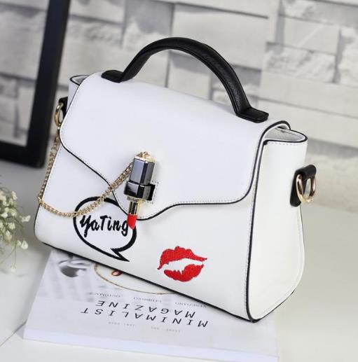 单肩斜挎软面小方包搭配:彰显名媛淑女贵族范儿 单肩斜挎软面小方包搭配:彰显名媛淑女贵族范儿