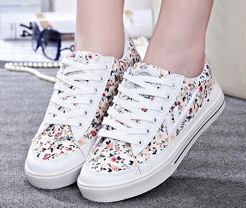 高帮系带帆布鞋的多种搭配：彰显无比随性的feel