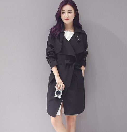 牛仔裤搭配拼接系带简约风衣:百搭时尚甜美风(图) 牛仔裤搭配拼接系带简约风衣:百搭时尚甜美风(图)