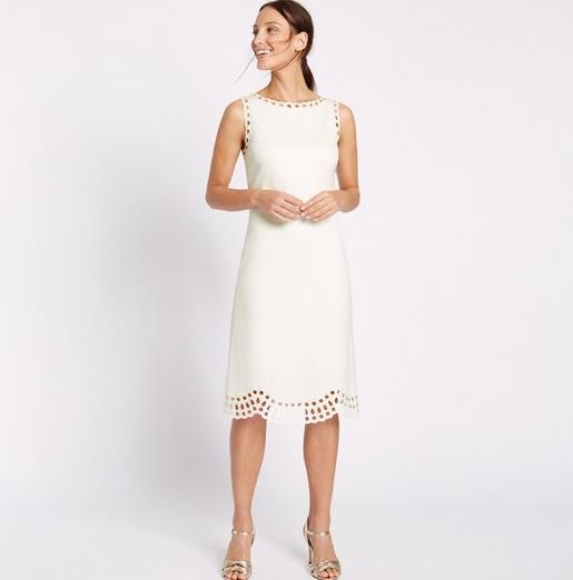 镂空连衣裙就是打破单调的调和剂（图）