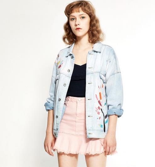 秋款刺绣牛仔外套搭配:5款时尚外套打造秋装潮品 秋款刺绣牛仔外套搭配:5款时尚外套打造秋装潮品