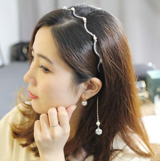 2017这样搭配最时髦:水晶镶钻波浪发箍推荐(图) 2017这样搭配最时髦:水晶镶钻波浪发箍推荐(图)