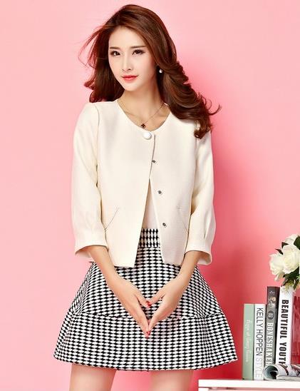 印花休闲牛仔外套的6种搭配:让早秋时尚感爆棚(图) 印花休闲牛仔外套的6种搭配:让早秋时尚感爆棚(图)