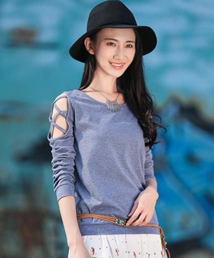 背心裙搭配修身水洗牛仔外套:打造秋日洒脱气质 背心裙搭配修身水洗牛仔外套:打造秋日洒脱气质