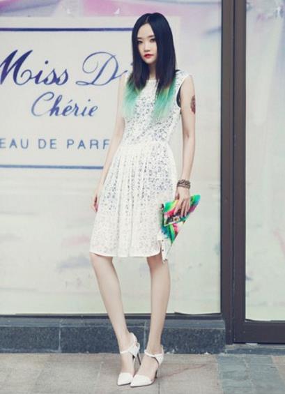 真皮扣带尖头高跟鞋的多种搭配：凸显时尚优雅（图）