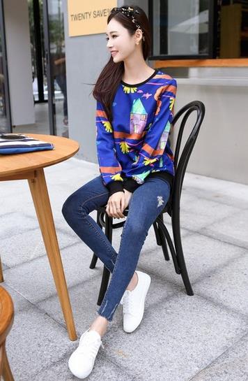 怎样搭配宽松圆领印花卫衣:5款卫衣打造简约休闲范 怎样搭配宽松圆领印花卫衣:5款卫衣打造简约休闲范